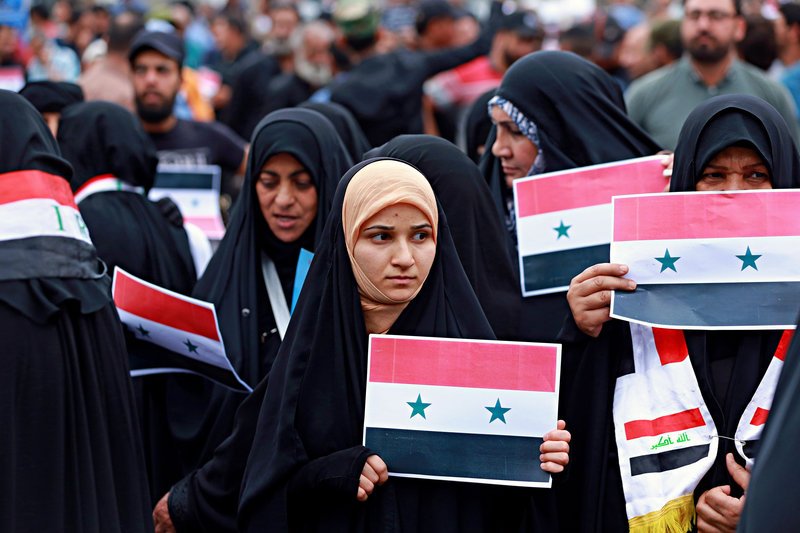 Στους δρόμους οι Ιρακινοί -Εκαψαν σημαία των ΗΠΑ [εικόνες] | iefimerida.gr 2