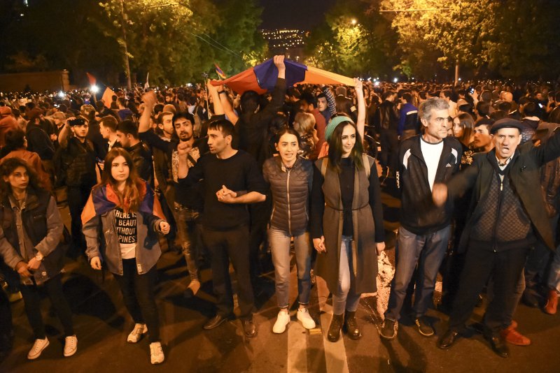 Αρμενία: Συνεχίζονται οι διαδηλώσεις κατά του πρωθυπουργού Σαρκισιάν -Δεκάδες προσαγωγές | iefimerida.gr 0