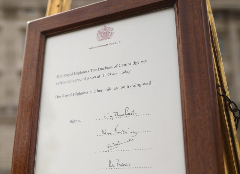 Η γκάφα του Μπάκιγχαμ με το βασιλικό μωρό -Ηξεραν το φύλο [εικόνες] | iefimerida.gr 0