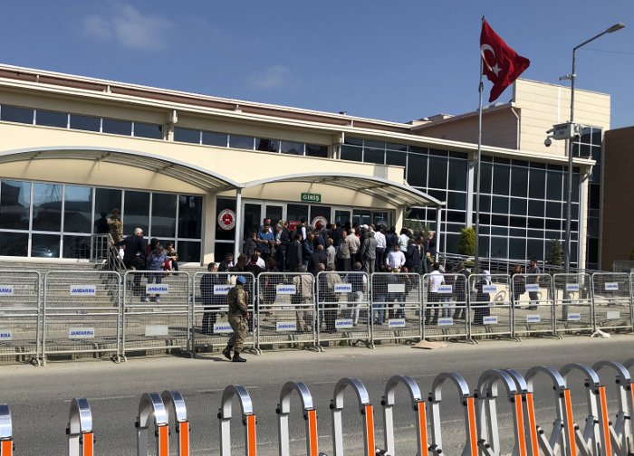 Τουρκία: Υπό κράτηση ακόμα 192 στρατιωτικοί για σχέσεις με τον Γκιουλέν | iefimerida.gr 0