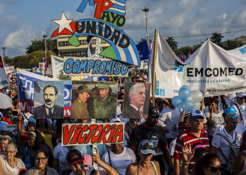 Κούβα: O Ραούλ Κάστρο στις εκδηλώσεις για την Εργατική Πρωτομαγιά -Στο πλευρό του νέου ηγέτη [εικόνες] | iefimerida.gr 3