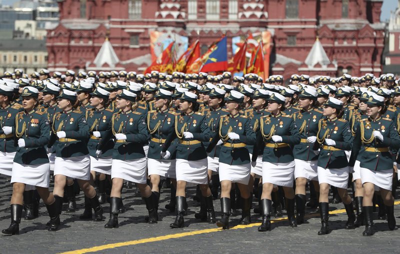 Ο Πούτιν δείχνει τα «δόντια» του: Στελθ και πύραυλοι στην παρέλαση για τη νίκη επί των Ναζί [εικόνες & βίντεο]  | iefimerida.gr 6