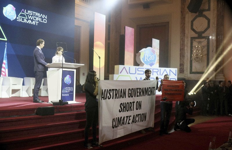 Κεντρικός ομιλητής στη Σύνοδο για το Κλίμα, στη Βιέννη, ο Σβαρτσενέγκερ [εικόνες] | iefimerida.gr 1