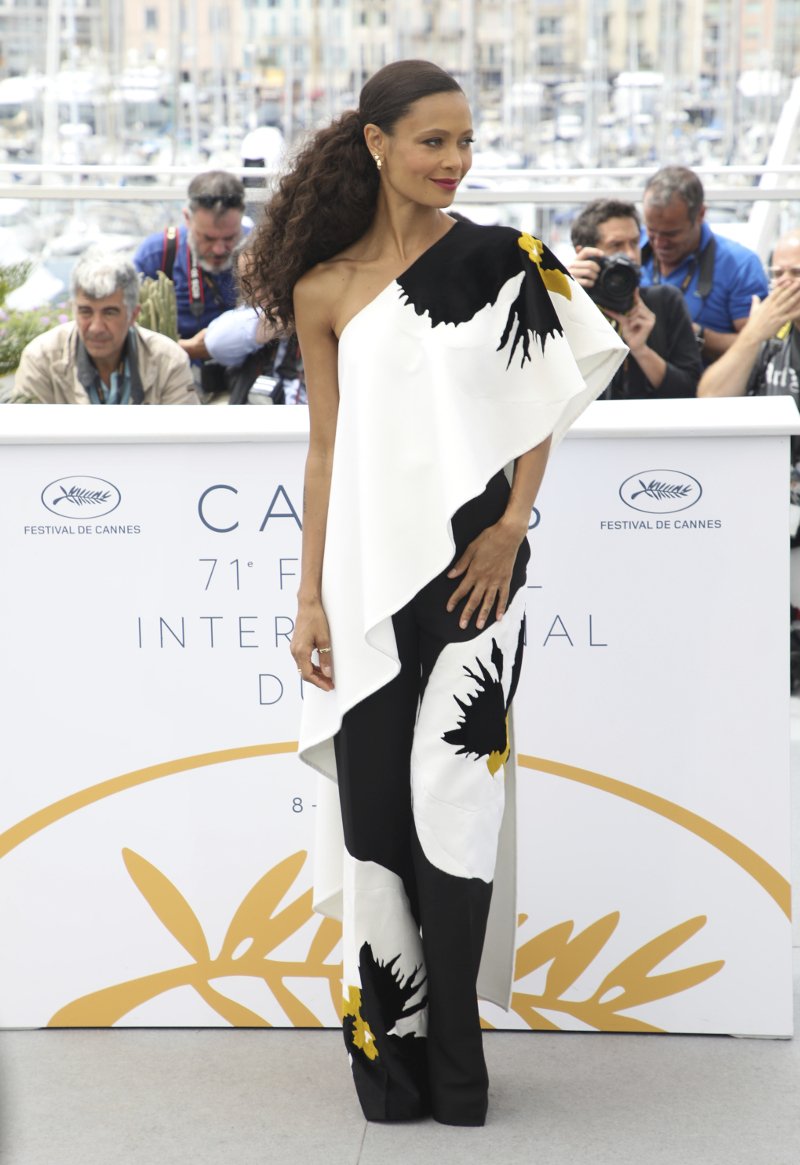 Ο ιδιαίτερος λόγος για τον οποίο αυτό το φόρεμα έκλεψε την παράσταση στις Κάννες [εικόνες] | iefimerida.gr 2