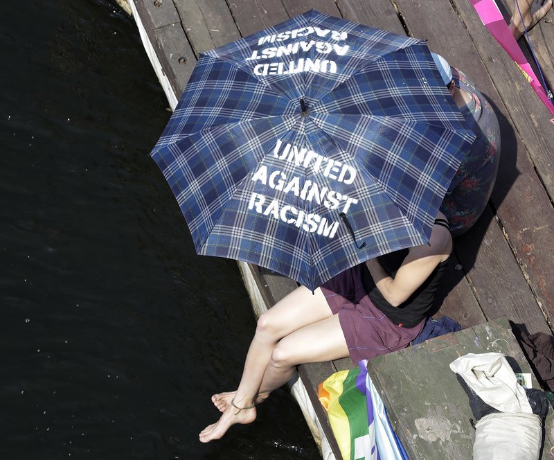 Βερολίνο: Στους δρόμους το ακροδεξιό AfD και αντιδιαδηλώσεις [εικόνες] | iefimerida.gr 5