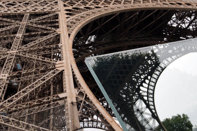 Ο Πύργος του Αϊφελ θωρακίζεται κατά των τρομοκρατικών επιθέσεων [εικόνες]  | iefimerida.gr 1