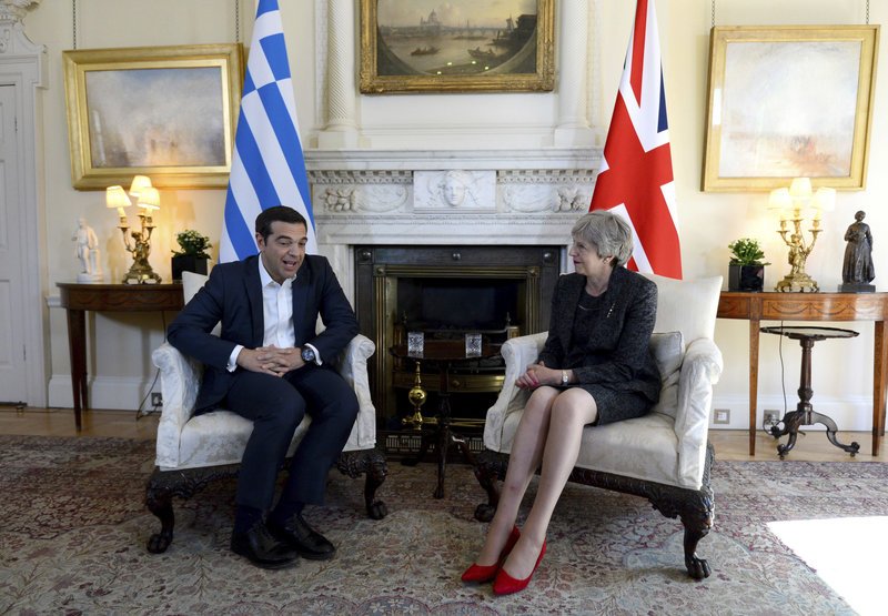 Ο Τσίπρας στην Ντάουνινγκ Στριτ -Τα κόκκινα γοβάκια της Τερέζα Μέι, ο σφιγμένος πρωθυπουργός [εικόνες] | iefimerida.gr 14