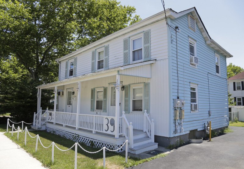 Ο Μπρους Σπρίνγκστιν μεγάλωσε σε αυτό το απλό, εξοχικό σπίτι [εικόνες] | iefimerida.gr 3