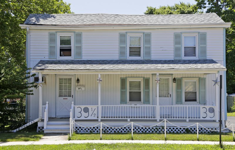 Ο Μπρους Σπρίνγκστιν μεγάλωσε σε αυτό το απλό, εξοχικό σπίτι [εικόνες] | iefimerida.gr 1