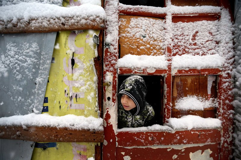Πρωτόγνωρες εικόνες: Χιόνισε στις ερήμους της Σ. Αραβίας! Καμήλες στα... λευκά! [εικόνες & βίντεο] | iefimerida.gr 2