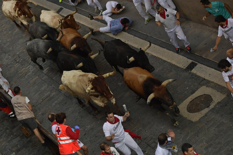 28 τραυματίες στις ταυροδρομίες της Παμπλόνα [εικόνες & βίντεο]  | iefimerida.gr 3