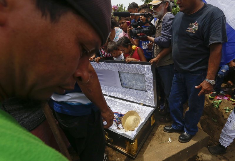 350 οι νεκροί από τις ταραχές στη Νικαράγουα – Ο  Ορτέγκα αρνείται να παραιτηθεί [εικόνες]  | iefimerida.gr 0