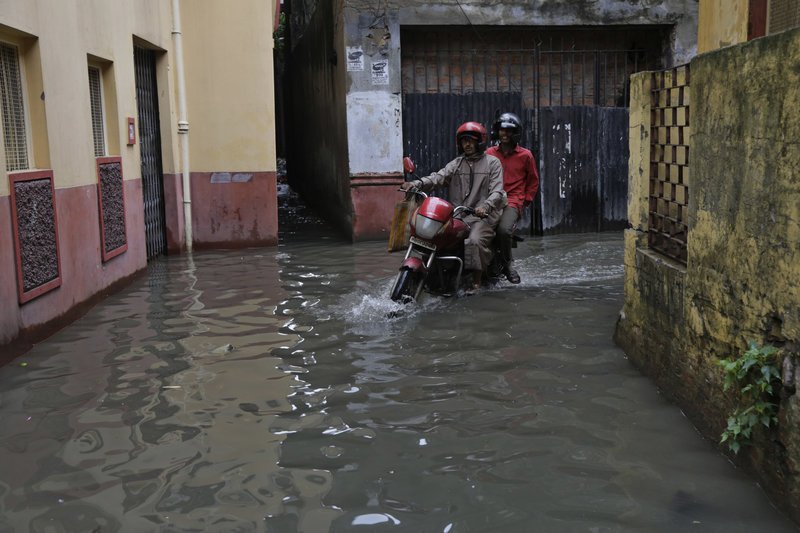 Καταστροφικές πλημμύρες με 58 νεκρούς στη βόρεια Ινδία - Κατέρρευσαν κτίρια [εικόνες & βίντεο]  | iefimerida.gr 1