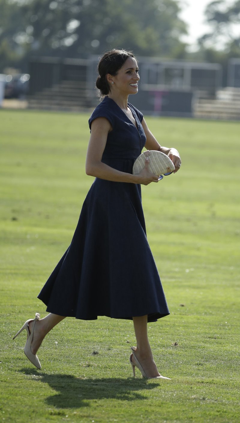 Φαινόμενο Μέγκαν: Κράτησε τσαντάκι των 50 ευρώ και 3.000 γυναίκες το αγόρασαν σε μια ώρα [εικόνες] | iefimerida.gr 4