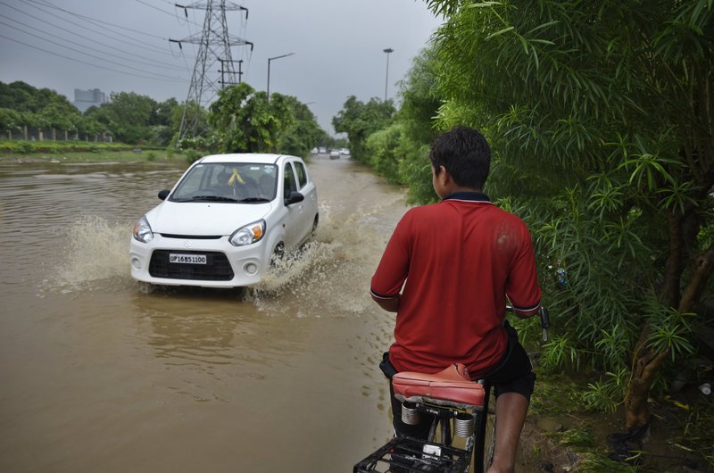 Καταστροφικές πλημμύρες με 58 νεκρούς στη βόρεια Ινδία - Κατέρρευσαν κτίρια [εικόνες & βίντεο]  | iefimerida.gr 5
