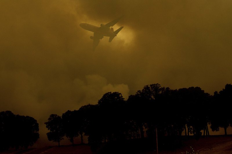 Μαίνεται η πύρινη λαίλαπα στη βόρεια Καλιφόρνια – «Δεν έχουμε ξαναδεί κάτι τόσο απρόβλεπτο» λένε οι Αρχές [εικόνες & βίντεο]  | iefimerida.gr 3