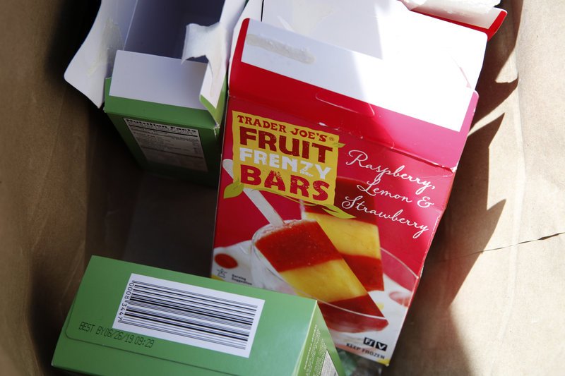 Η Καναδή ΥΠΕΞ κέρασε γρανίτες τους δημοσιογράφους -Περιμένουν μέσα στη ζέστη εξελίξεις για τη NAFTA [εικόνες] | iefimerida.gr 1