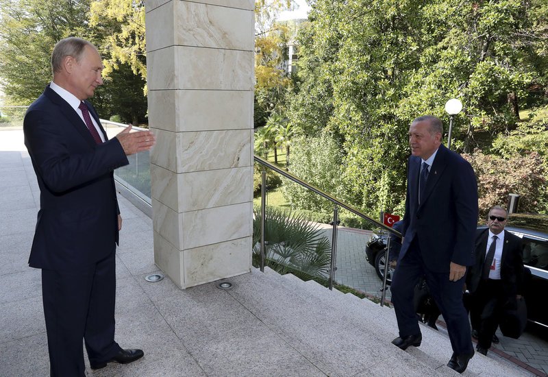 Ο Πούτιν υποδέχεται τον Ερντογάν