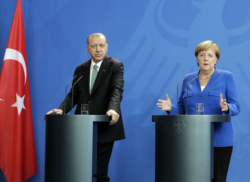 Επεισοδιακή συνέντευξη Μέρκελ-Ερντογάν – Πέταξαν έξω Τούρκο δημοσιογράφο [βίντεο]   | iefimerida.gr 2