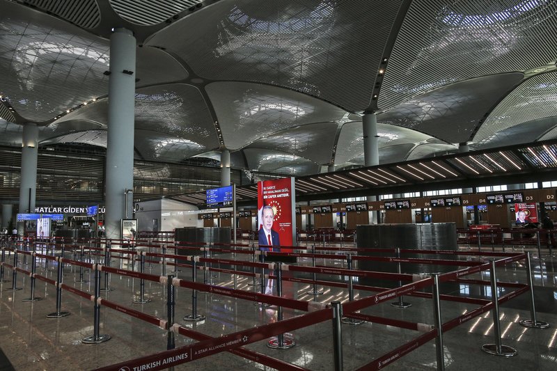 Τα σημερινά εγκαίνια του αεροδρομίου είναι κυρίως συμβολικά και συμπίπτουν με την 95η επέτειο της Τουρκικής Δημοκρατίας