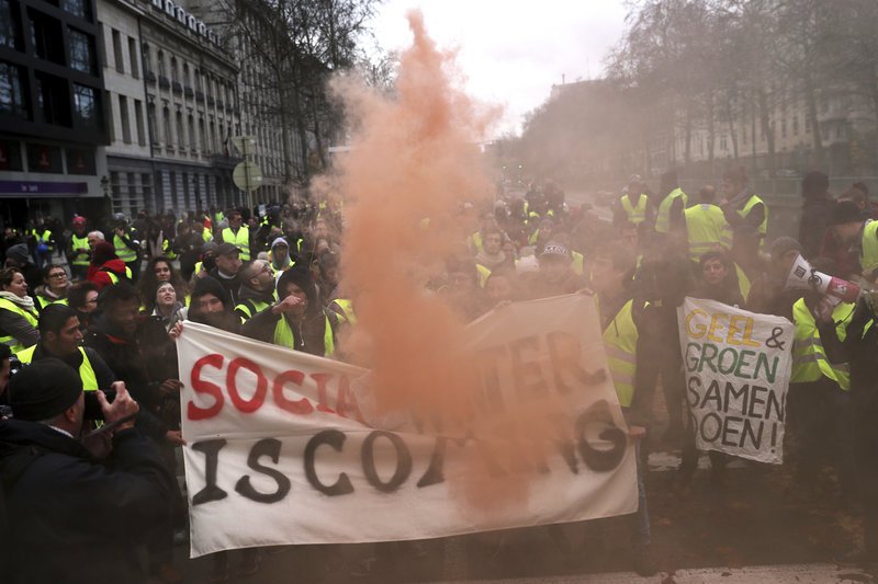«Κίτρινα Γιλέκα» και στο Βέλγιο: Δεκάδες συλλήψεις στις Βρυξέλλες [εικόνες] | iefimerida.gr 1