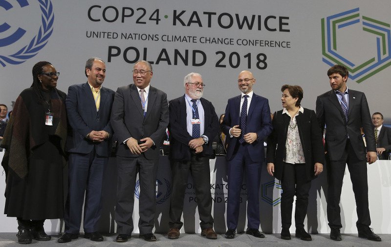 Αρκετές αντιπροσωπείες χωρών και κυρίως των πιο ευάλωτων νησιωτικών κρατών, ήλπιζαν ότι σε αυτήν την 24η Διάσκεψη του ΟΗΕ για το Κλίμα (COP24) στο Κατοβίτσε της Πολωνίας οι χώρες θα αναλάμβαναν την δέσμευση να αναθεωρήσουν μέχρι το 2020 τους στόχους τους για την μείωση εκπομπών των αερίων που προκαλούν το φαινόμενο του θερμοκηπίου