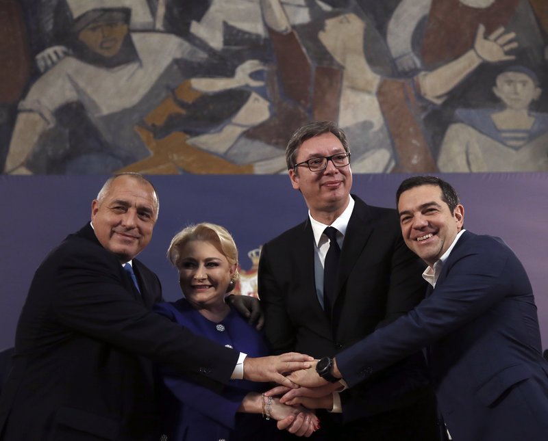 Πολύ καλό το κλίμα στην Τετραμερή / Φωτογραφία: AP Images