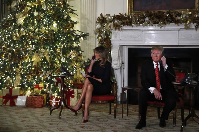 Η Μελάνια Τραμπ με σέξι μπορντό 12ποντα στην εκκλησία, για τα Χριστούγεννα [εικόνες & βίντεο] | iefimerida.gr 6