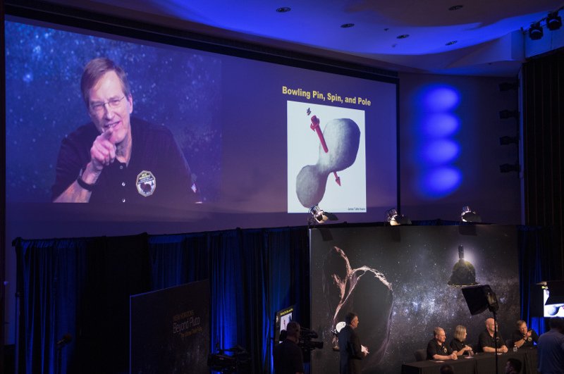 Η Αμερικανική Διαστημική Υπηρεσία (NASA) πήρε το απόγευμα της Πρωτοχρονιάς το πολυαναμενόμενο «τηλεφώνημα» από το σκάφος New Horizons (Νέοι Ορίζοντες), που επιβεβαίωσε ότι είναι μια χαρά στην υγεία του