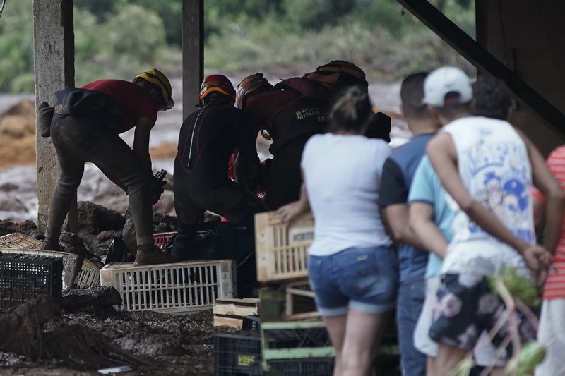 Θρήνος στη Βραζιλία: 58 νεκροί και 305 αγνοούμενοι στη λάσπη μετά από κατάρρευση φράγματος [εικόνες]  | iefimerida.gr 5