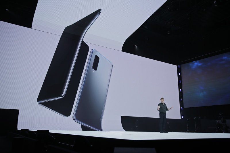 Το νέο smartphone θα κυκλοφορήσει σε δύο εκδόσεις LTE και 5G