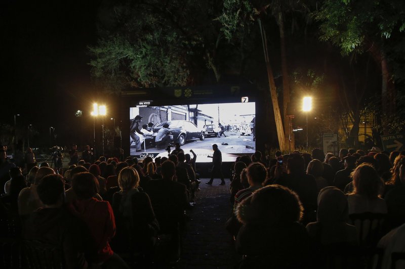 Παρακολούθησαν τα Οσκαρ σε γιγαντοοθόνες