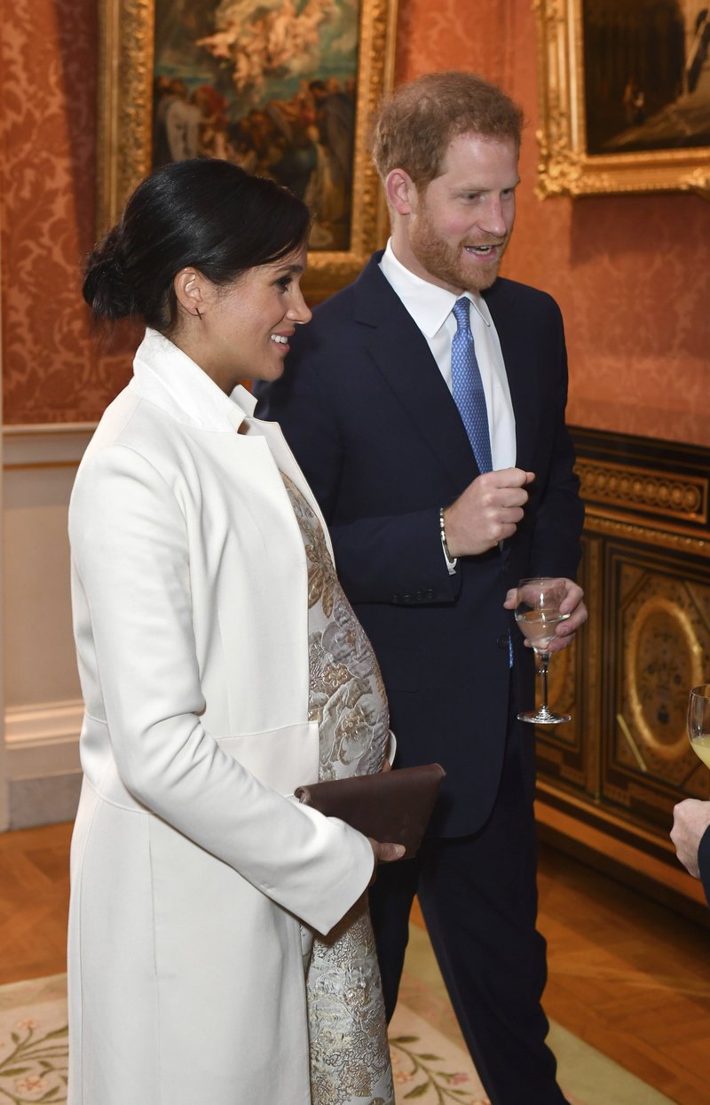 Κέιτ Μίντλετον και Μέγκαν Μαρκλ, μαζί στο Μπάκιγχαμ -Ποια ντύθηκε καλύτερα [εικόνες] | iefimerida.gr 11