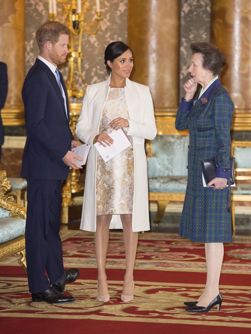 Κέιτ Μίντλετον και Μέγκαν Μαρκλ, μαζί στο Μπάκιγχαμ -Ποια ντύθηκε καλύτερα [εικόνες] | iefimerida.gr 6