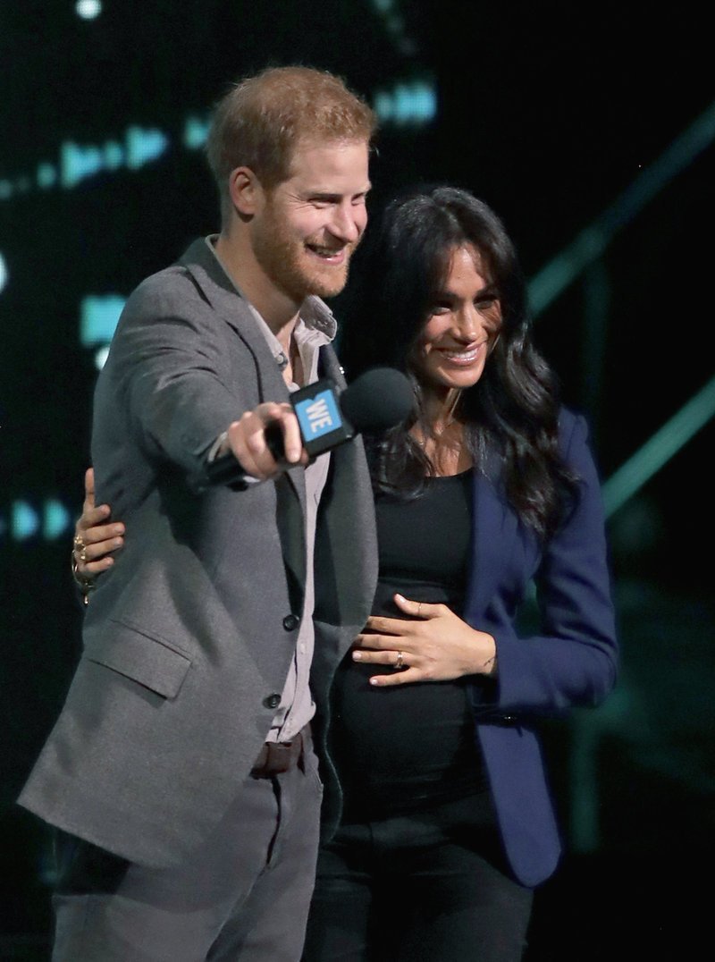 Εμφάνιση έκπληξη της Μέγκαν Μαρκλ αλά ροκ σταρ -Επισκίασε την Κέιτ Μίντλετον [εικόνες] | iefimerida.gr 4