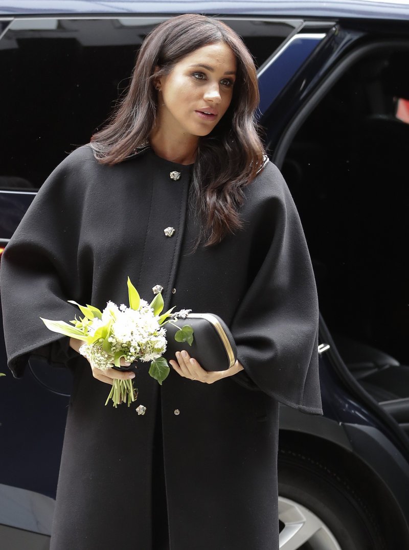 Η ξαφνική εμφάνιση της Μέγκαν Μαρκλ στο κέντρο του Λονδίνου -Ετοιμόγεννη, ντυμένη στην πένα [εικόνες] | iefimerida.gr 1
