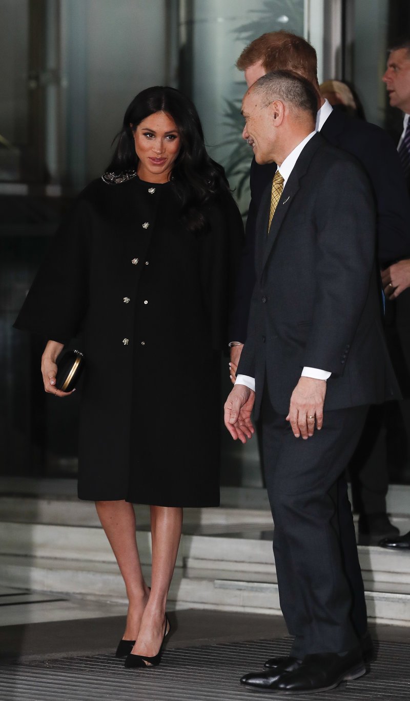 Η ξαφνική εμφάνιση της Μέγκαν Μαρκλ στο κέντρο του Λονδίνου -Ετοιμόγεννη, ντυμένη στην πένα [εικόνες] | iefimerida.gr 5