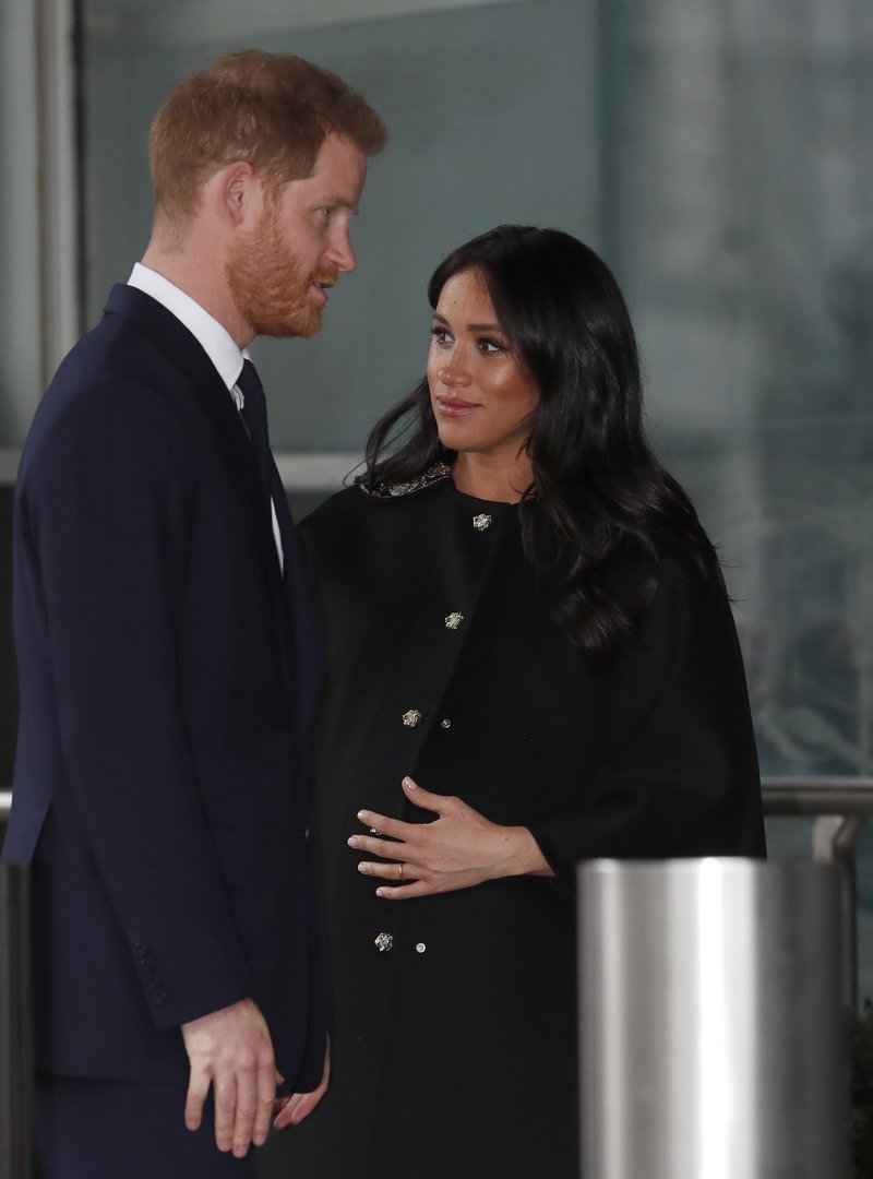 Η ξαφνική εμφάνιση της Μέγκαν Μαρκλ στο κέντρο του Λονδίνου -Ετοιμόγεννη, ντυμένη στην πένα [εικόνες] | iefimerida.gr 2