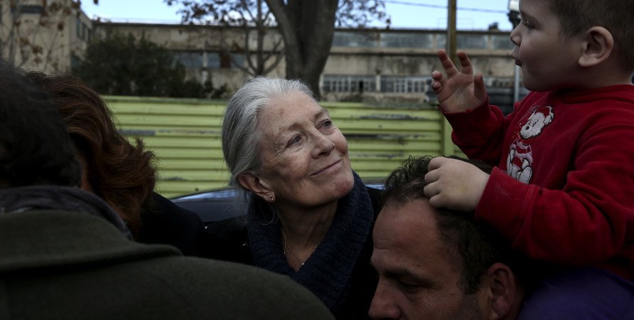 Η Βανέσα Ρεντγκρέιβ και πάλι στην Ελλάδα -Για το ντοκιμαντέρ της με τους πρόσφυγες [βίντεο] | iefimerida.gr 0