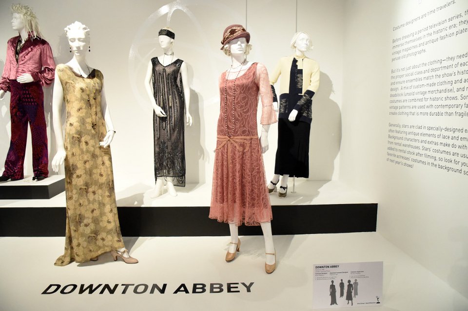 Εκθεση-αφιέρωμα στη σειρά Downton Abbey: Με φίνα κοστούμια και αντικείμενα [εικόνες & βίντεο] | iefimerida.gr 1