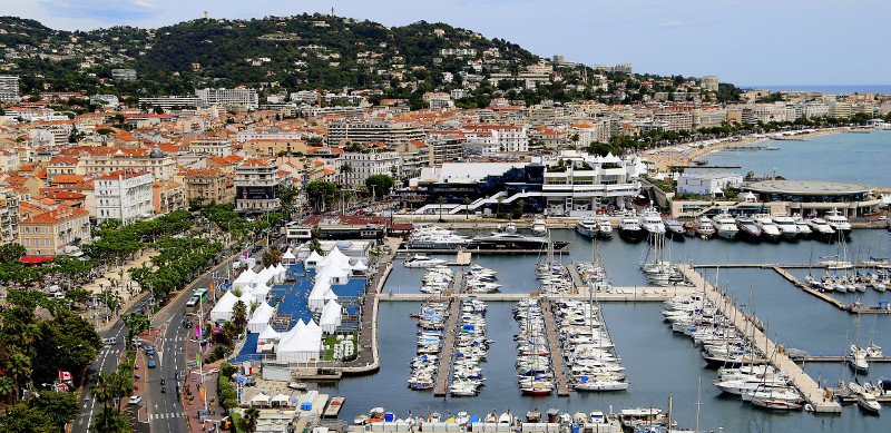 Κάννες 2018: Το υπαίθριο δείπνο, το γκαλά και οι δημοπρασίες πανάκριβων έργων τέχνης [εικόνες] | iefimerida.gr 2