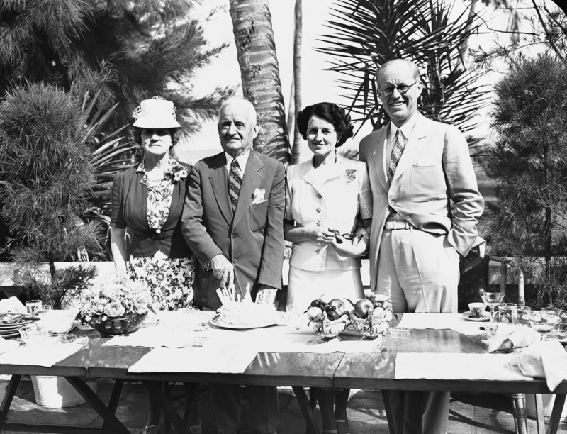 Νέα σειρά ντοκιμαντέρ του CΝN για τη δυναστεία των Κένεντι [εικόνες] | iefimerida.gr 0