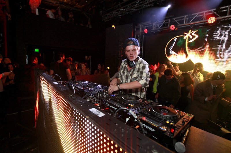 Ποιος ήταν ο DJ Avicii που έφυγε ξαφνικά στα 28 του -Το προφητικό ντοκιμαντέρ για τη ζωή του [βίντεο] | iefimerida.gr 0