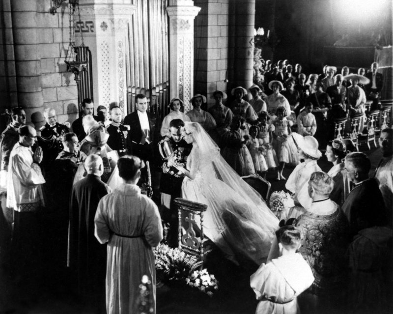 Βασιλικοί γάμοι σε απευθείας μετάδοση από την τηλεόραση -Η αρχή έγινε με την Γκρέις Κέλι [εικόνες & βίντεο] | iefimerida.gr 0