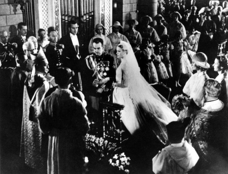 Βασιλικοί γάμοι σε απευθείας μετάδοση από την τηλεόραση -Η αρχή έγινε με την Γκρέις Κέλι [εικόνες & βίντεο] | iefimerida.gr 2