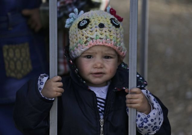 4.000 πρόσφυγες και μετανάστες στη Σάμο εκπέμπουν SOS (Φωτογραφία: ΑΡ)
