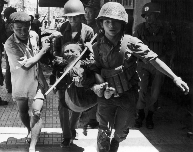 Ντοκουμέντο φρίκης: Η φωτογραφία που έμελλε να αλλάξει τον πόλεμο του Βιετνάμ | iefimerida.gr 2
