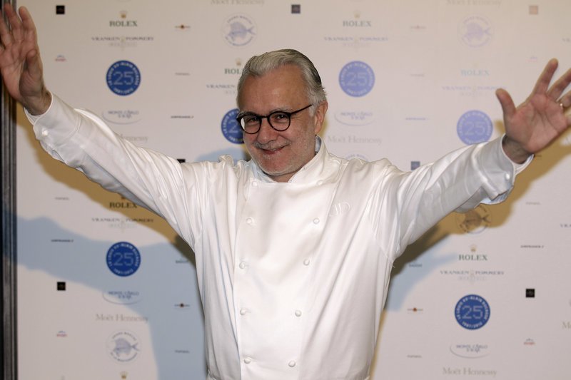 Μία κάμερα ακολουθούσε επί 2 χρόνια τον βραβευμένο με 18 αστέρια Michelin σεφ Αλέν Ντικάς [βίντεο] | iefimerida.gr 2