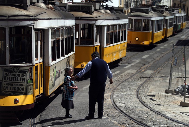 Η συνταγή της Πορτογαλίας για έξοδο από την κρίση, επενδύσεις και αυξήσεις μισθών | iefimerida.gr 1