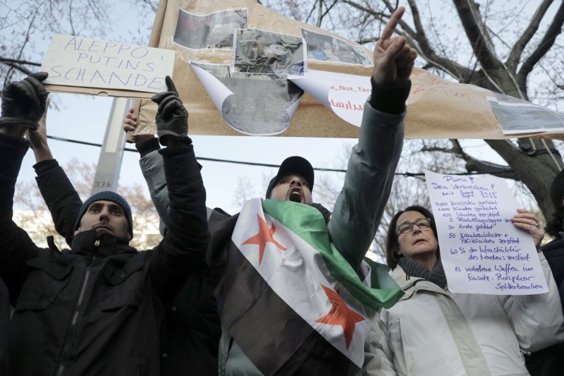 «Ανθρωπότητα, πού είσαι;» -Συγκέντρωση διαμαρτυρίας στο Βερολίνο για το Χαλέπι [εικόνες] | iefimerida.gr 3